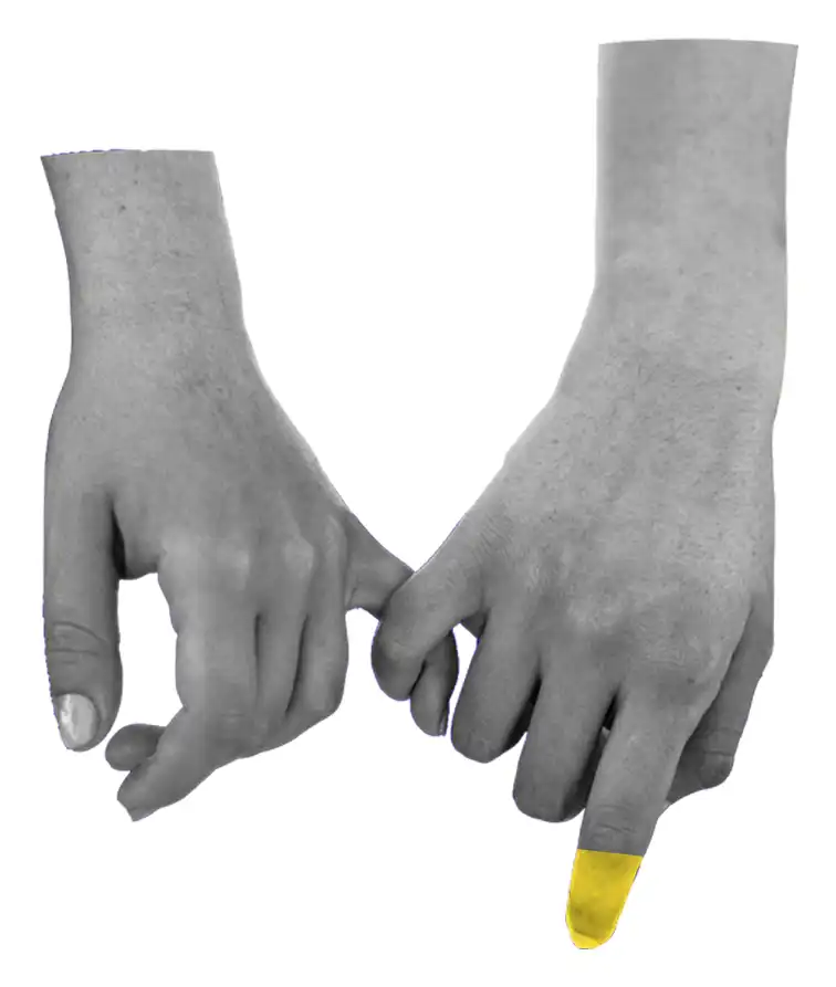 Duas mãos de dedinho dado